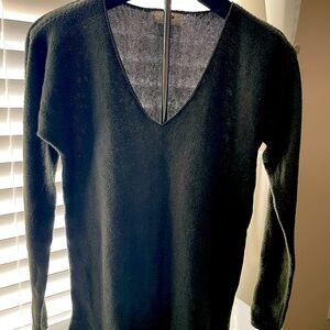 Old Navy Green V-Neck Sweater Classic Style